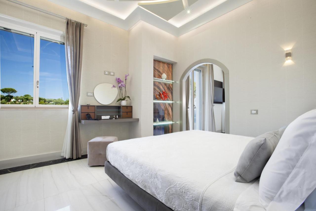 - Dreams Villa