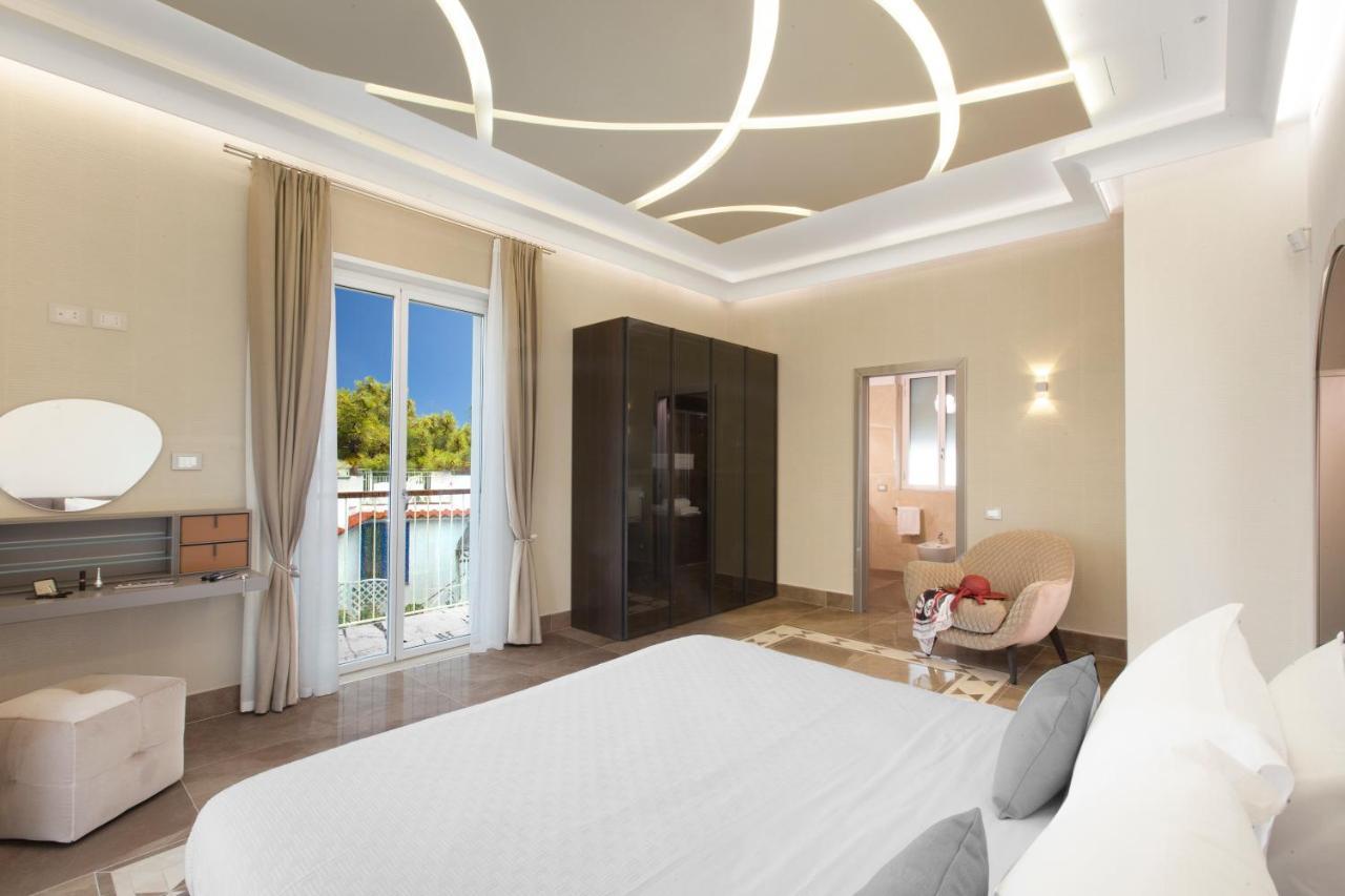 - Dreams Villa *