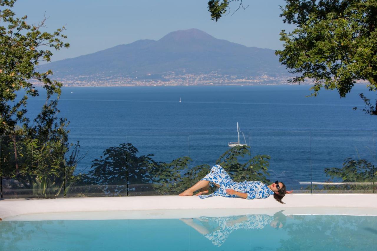 - Dreams Villa Sorrento