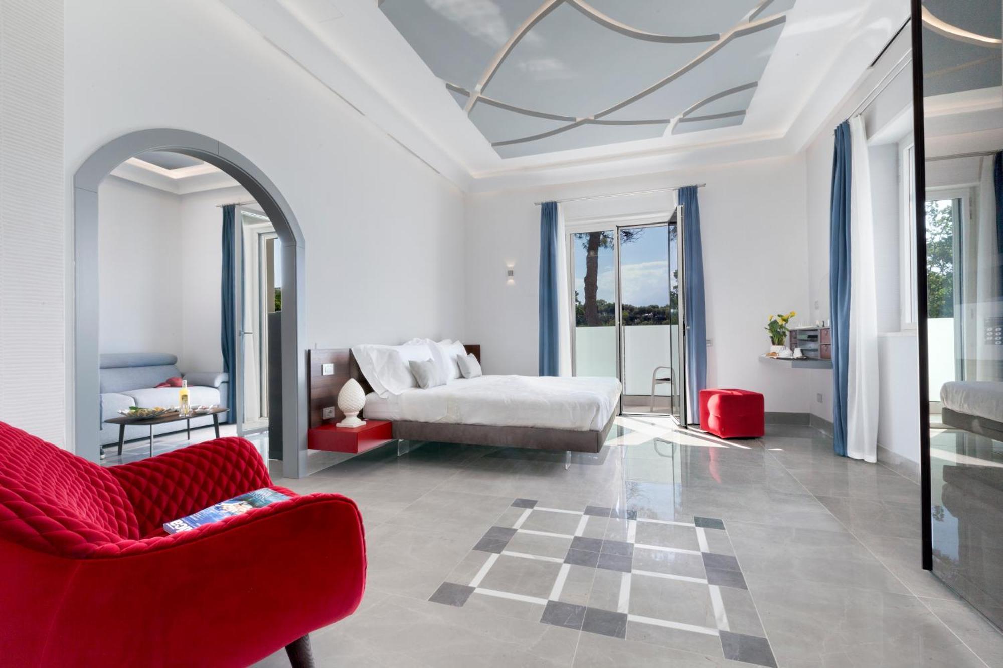 - Nina Villa Sorrente